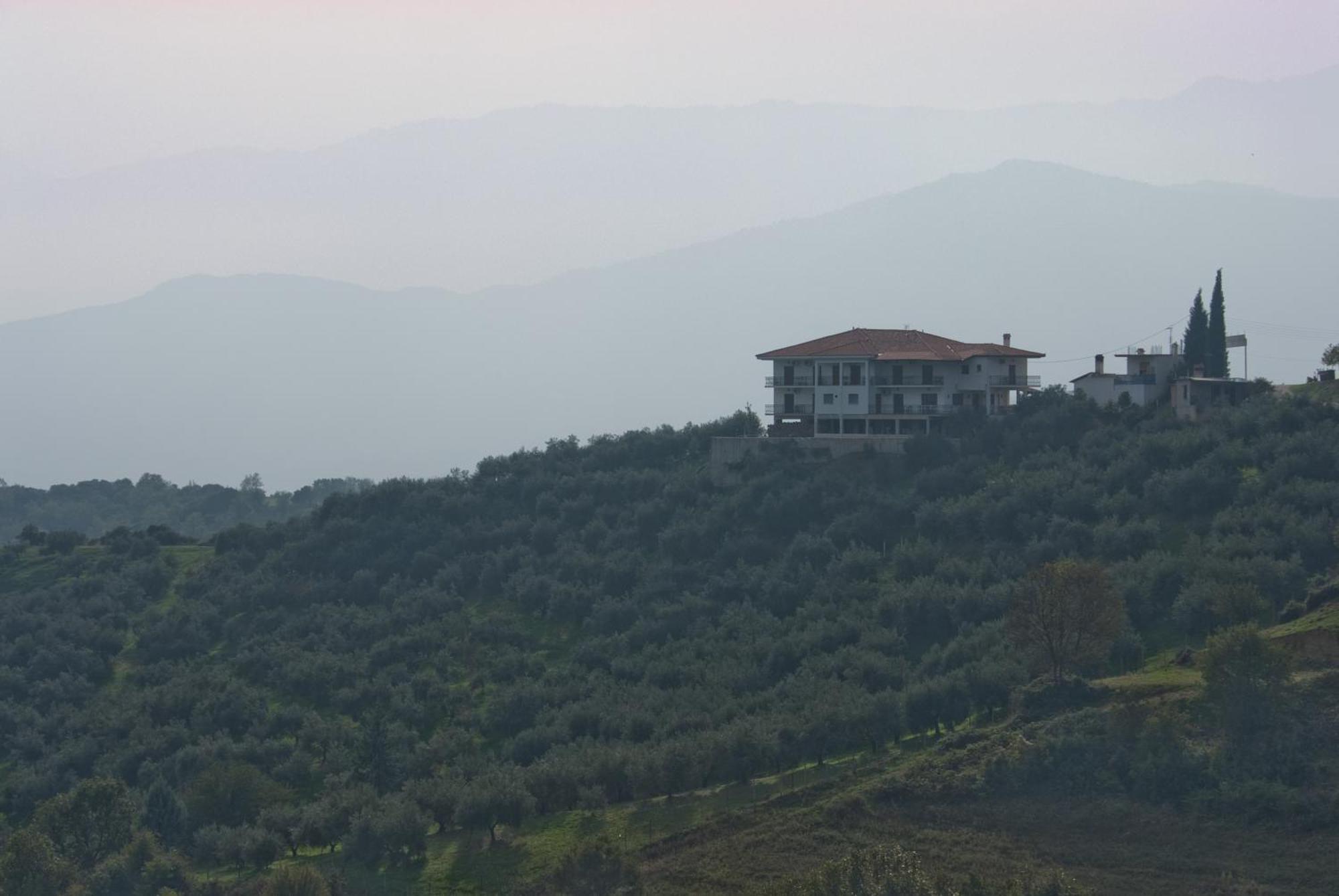 Guesthouse Arsenis Каламбака Екстер'єр фото