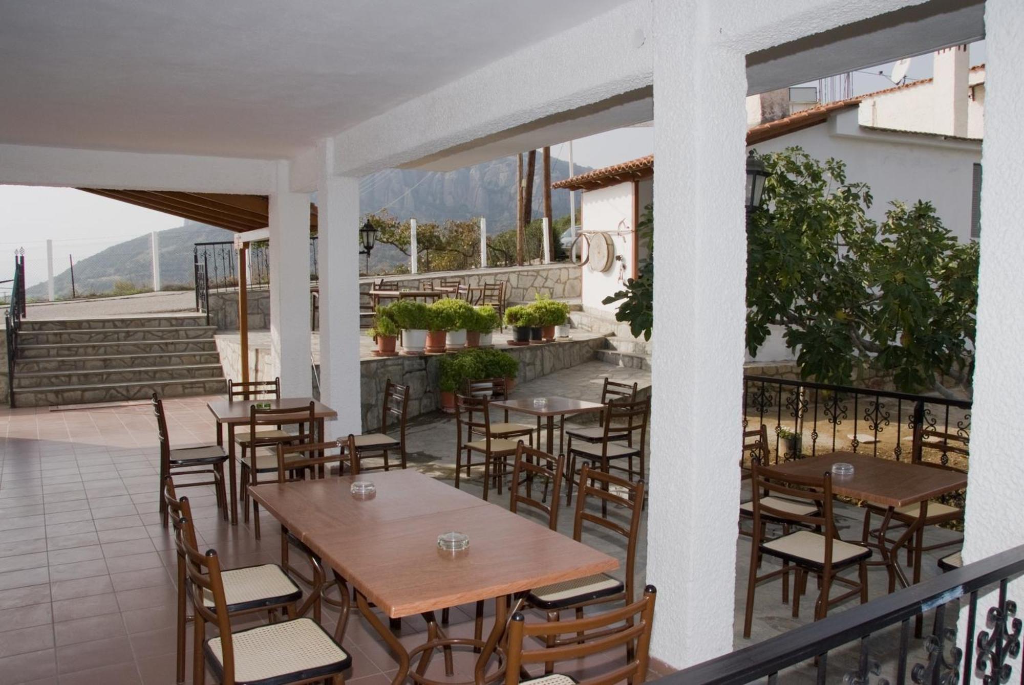 Guesthouse Arsenis Каламбака Екстер'єр фото